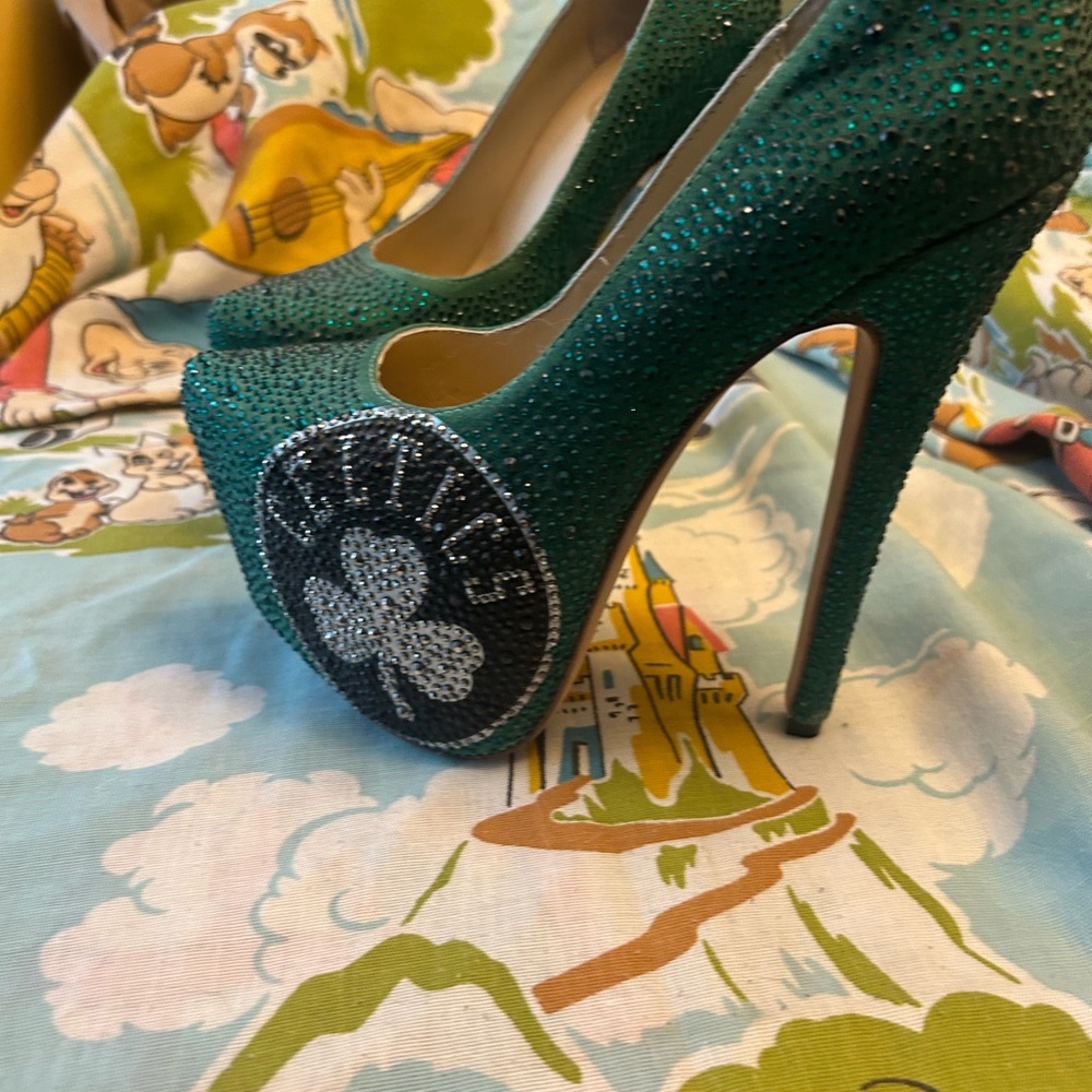Herstar Limited Edition Boston Celtics NBA Rhinestone Basketball Heels Size 7
